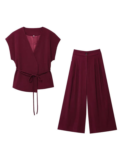Women's Fashion pants and blouse set, consisting of a sleeveless blouse with a V-neck and tie detail, ideal for spring/summer.