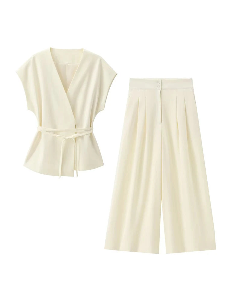 Women's Fashion pants and blouse set, consisting of a sleeveless blouse with a V-neck and tie detail, ideal for spring/summer.
